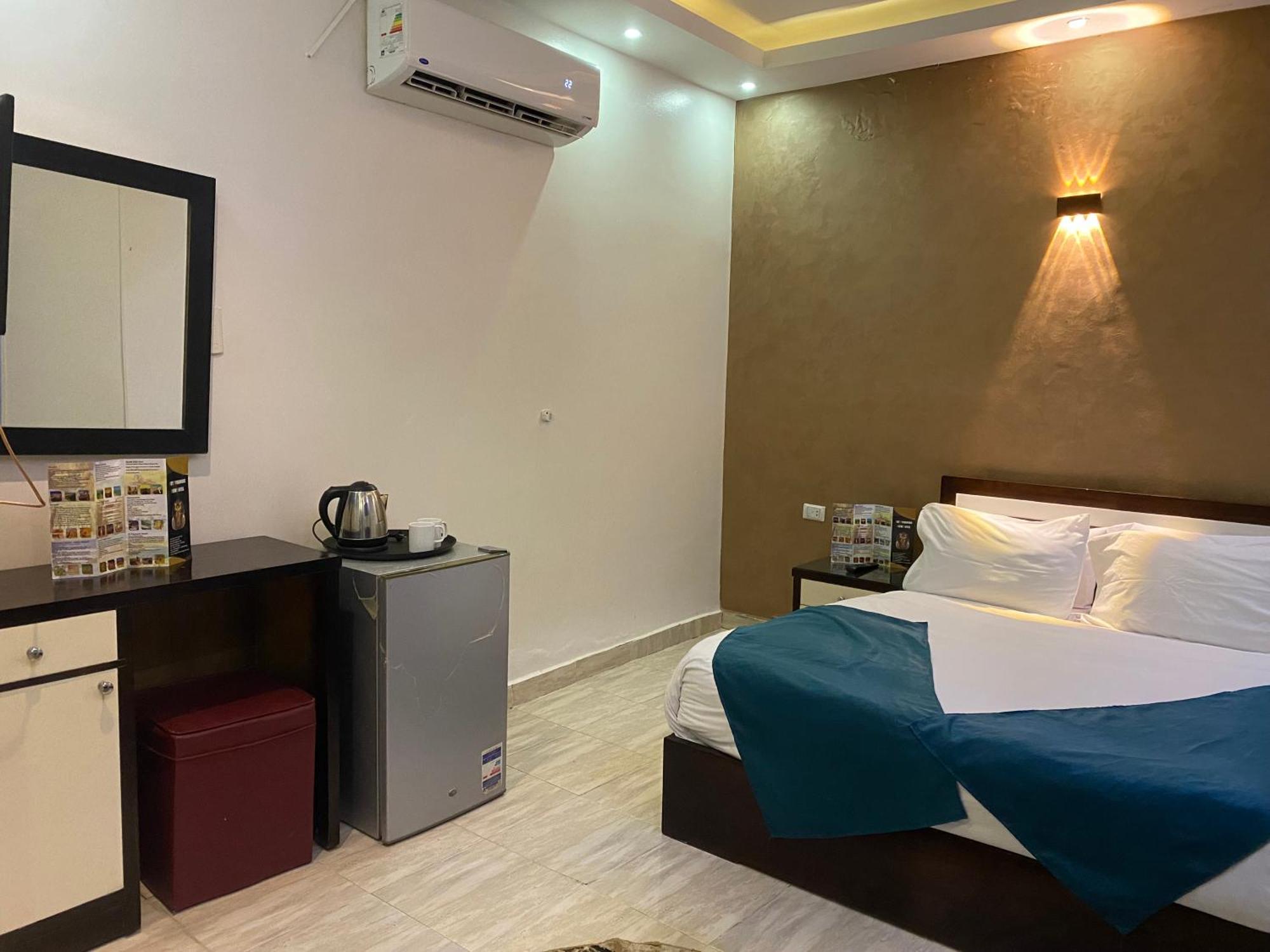 Tut Pyramids View Hotel Kafret el-Gabal Buitenkant foto