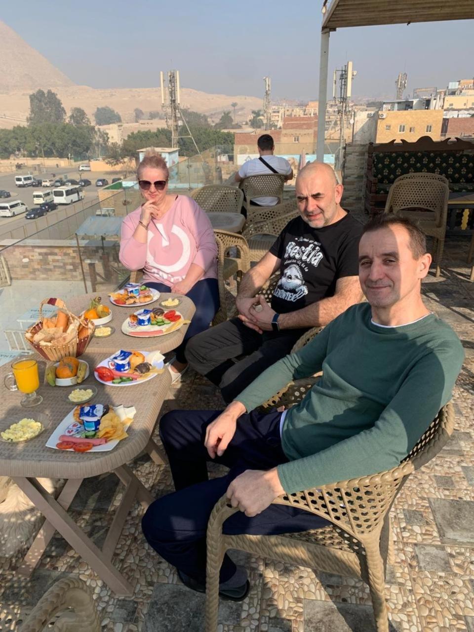 Tut Pyramids View Hotel Kafret el-Gabal Buitenkant foto